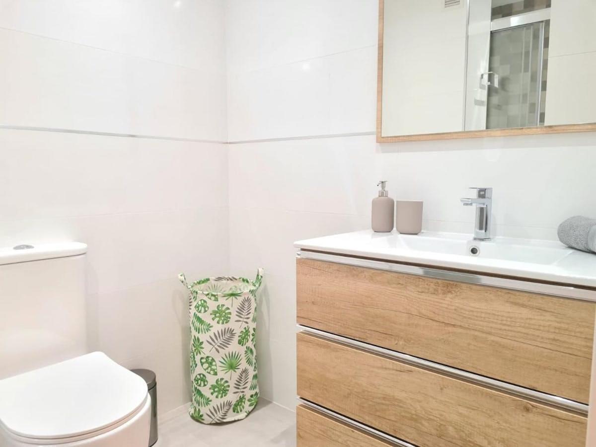 Apartamento Moderno Y Con Estilo En La Carihuela Torremolinos Eksteriør bilde